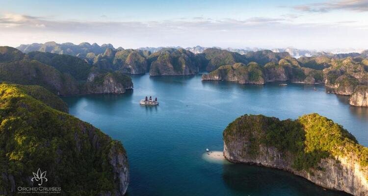 Kreuzfahrt in der Halong-Bucht